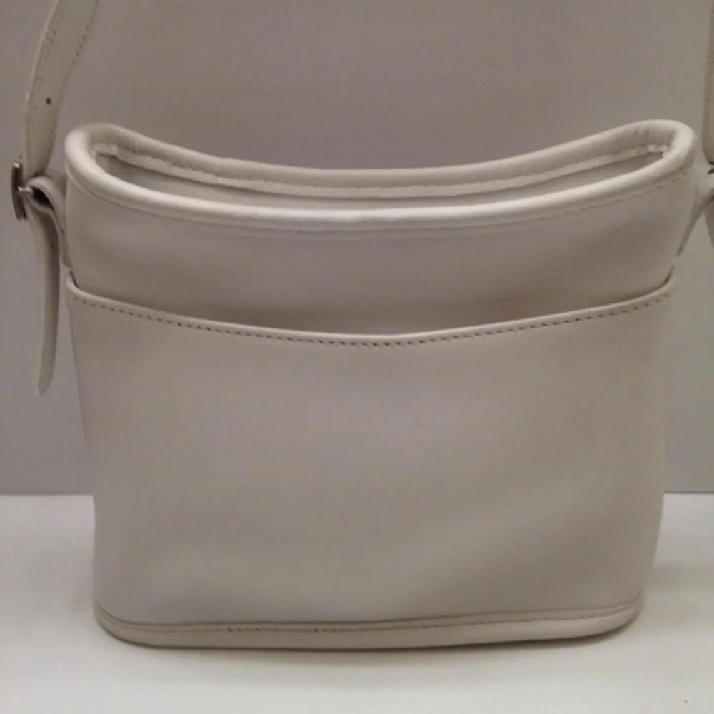 COACH vintage white glovetan leather crossbody mambo bag 9062